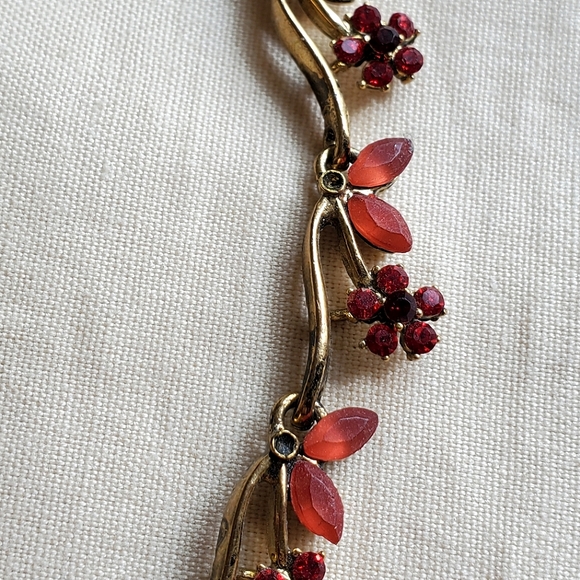 Red Rhinestone leaves vine necklace and Earrings Set - Picture 8 of 14